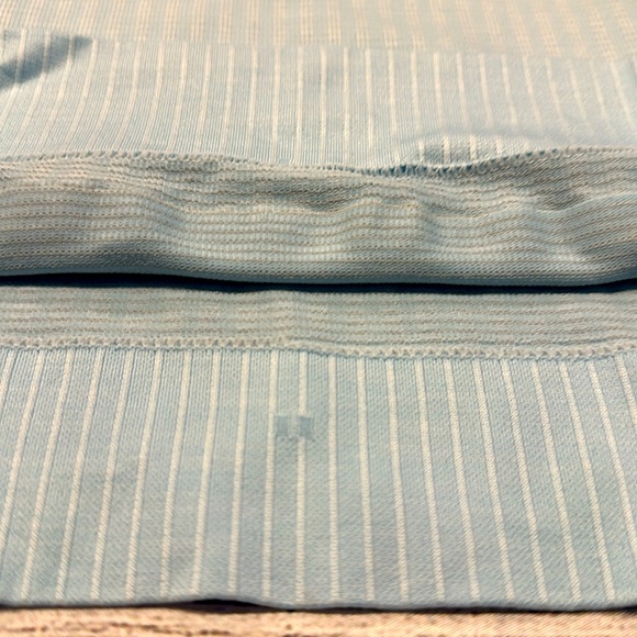 🍋Women’s Lululemon Rest Less Hoodie PTP approx 15.5”(2 bars) light blue *read* - Picture 8 of 11